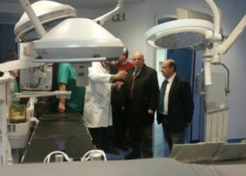 Oliverio visita il centro cardiologico mai aperto a Reggio Calabria