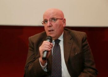 Bonifica Pertusola, aeroporto, Antica Kroton e SS106 nell’agenda di Oliverio