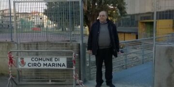 Ciro’ Marina, ‘passerella’ d’emergenza per la scuola Don Bosco