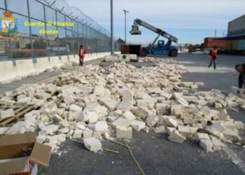 ‘Ndrangheta: sequestrati 280 kg di cocaina, trasportata in blocchi di marmo