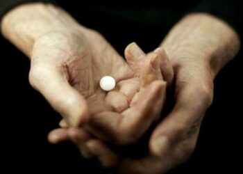 Chiedono soldi ad anziano per farmaci salvavita, arrestati coniugi nel reggino