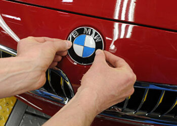 Bmw aumenta l’utile ma delude la Borsa