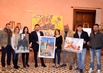 La ‘Leonardo Da Vinci’ consegna i quadri al comune di Isola Capo Rizzuto