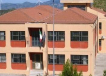 Lavori alle scuole di Strongoli, il dirigente: polemiche strumentali