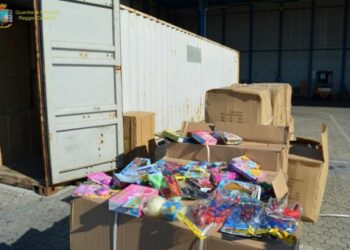 Prodotti Hello Kitty, Disney e Angry Birds falsi sequestrati a Gioia Tauro