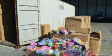 Prodotti Hello Kitty, Disney e Angry Birds falsi sequestrati a Gioia Tauro