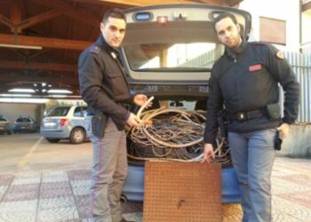 Rubano 80 kg di rame in un capannone, due arresti a Crotone