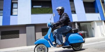 Rubano Vespa e chiedono soldi per restituirla, due arresti a Reggio Calabria