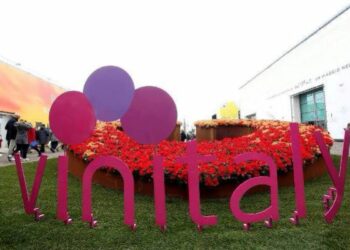 Inaugurato lo spazio Calabria al Vinitaly, la carica di 60 cantine