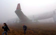 Kathmandu, aereo con 238 persone finisce fuori pista: FOTO