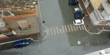 Crotone, mancata pulizia caditoie centro città e periferia