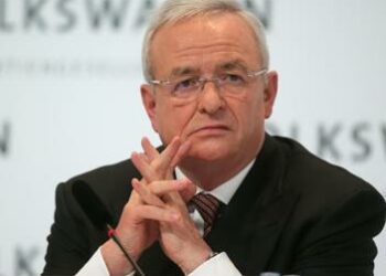 Volkswagen, Winterkorn resta al vertice