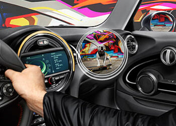 Mini studia gli occhiali per guidare con la realtà aumentata