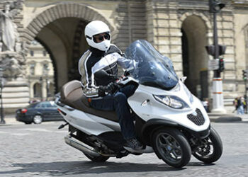 Piaggio accusa Peugeot e Yamaha: copiato l’Mp3