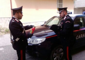 Versa acido su volto rivale d’amore, fermato elettricista a Crotone