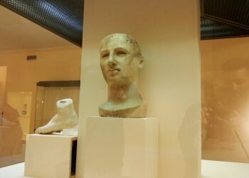 L’acrolito di Apollo esposto a Ciro’ Marina, le immagini esclusive