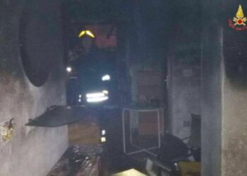 Incendio in abitazione a Ciro’ Marina