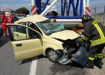 SS106, le foto dell’incidente a Crotone