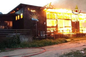 Lido Sunrise in fiamme