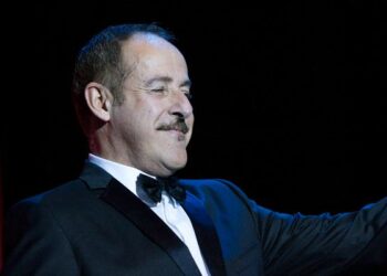 Riapre il teatro di Cotronei, ospiti Massimo Lopez e Verdiana