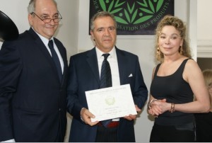 Pietro Caligiuri premiato a Parigi