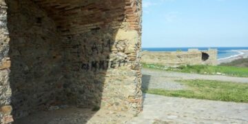 Scritte sui muri dei Mercati Saraceni, e spunta il ‘custode’ della Torre