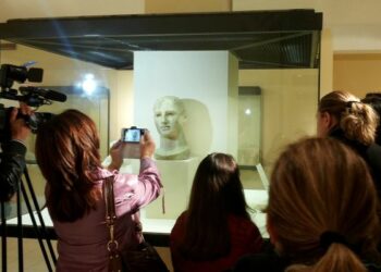 Boom di presenze a Ciro’ Marina per ammirare Apollo