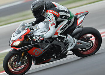 Aprilia Rsv4 Rf, la nuova Superbike da oltre 200 cv