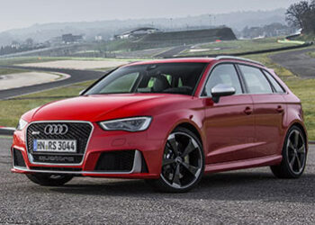 Audi RS3 Sportback: una vera supercar travestita da «media»