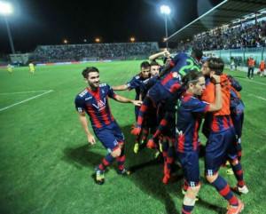 esultanza dei rossoblù dopo un gol