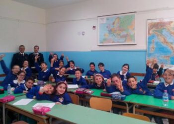 In bicicletta col progetto ‘Icaro’, Polizia nelle scuole di Crotone