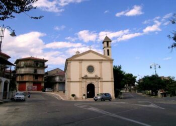 San Mauro Marchesato, il lusso della demolizione ‘precipitosa’ e la Tari