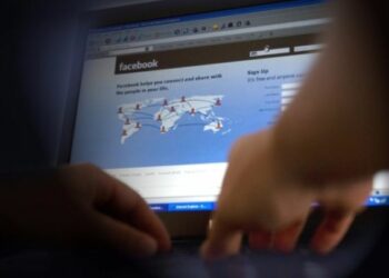 Giovane crotonese diffamata ripetutamente su Facebook