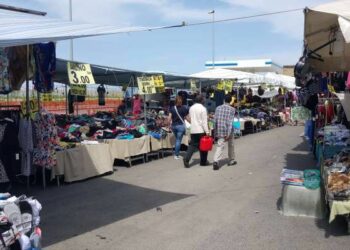 Scarpe contraffatte alla fiera di Crotone, sequestri della Polizia