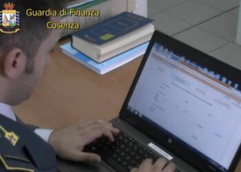 Evade il fisco, finanza sequestra beni nel centro di Amantea