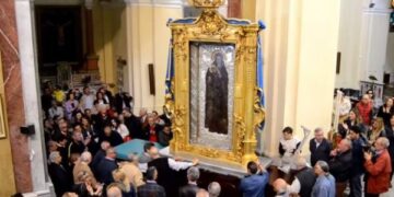 Un popolo insieme con la Mamma nella notte