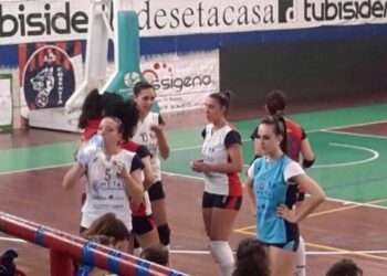 Pallavolo, vittoria e quarto posto riconquistato per il Crotone