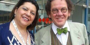 ‘Donna Rosa’, le donne e il silenzio sulla violenza