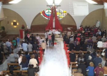 Ciro’ Marina, raduno fedeli da tutta la Diocesi