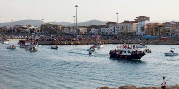 Ciro’ Marina, processione a mare ‘anticipata’ per San Cataldo