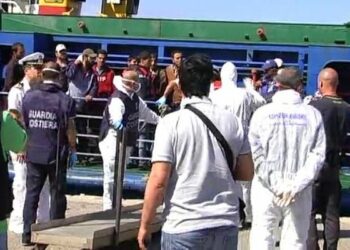 Allarme immigrazione, in due giorni sbarcati a Crotone 400 profughi