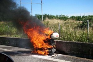 Scooter in fiamme