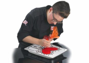 A Ciro’ Marina l’artista che dipinge utilizzando i gelati