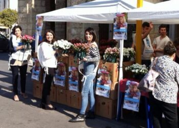 A Crotone un’azalea per la festa della mamma
