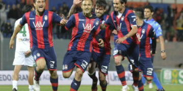 Serie B, il Crotone sconfitto a Vercelli ripiomba nei play-out