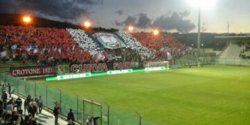 Serie B, Crotone salvo dopo il pareggio interno contro l’Entella