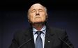 Scandalo Fifa, assedio a Blatter. Platini: dimissioni