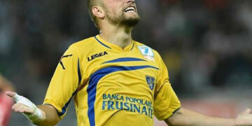 Serie B, Frosinone promosso in serie A dopo aver sconfitto il Crotone