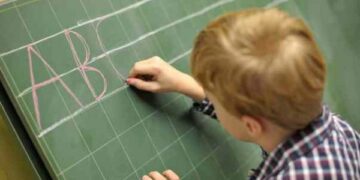 Maltrattava studenti, insegnante sospesa da funzioni nel reggino