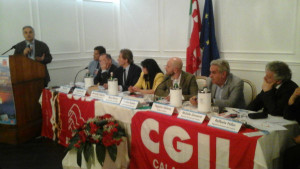 ilsindaco di crotone vallone al tavolo della presidenza